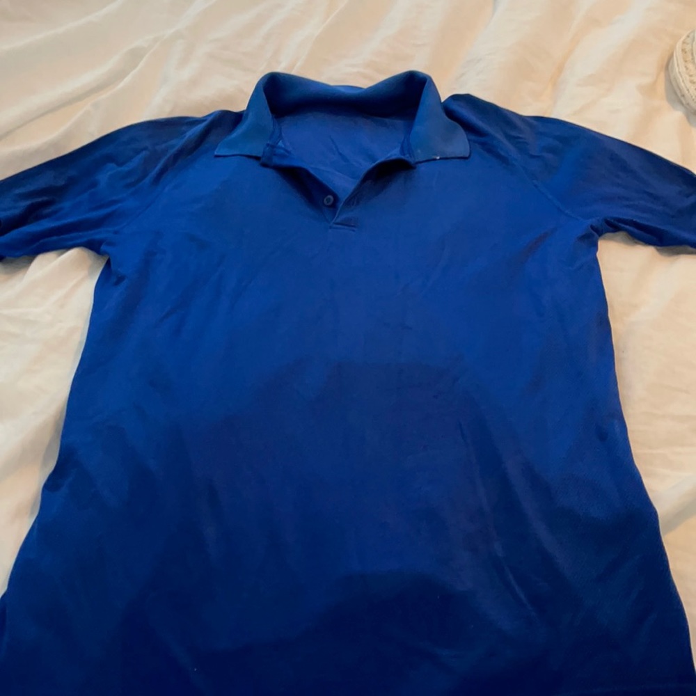 Lululemon Blue buttons shirt